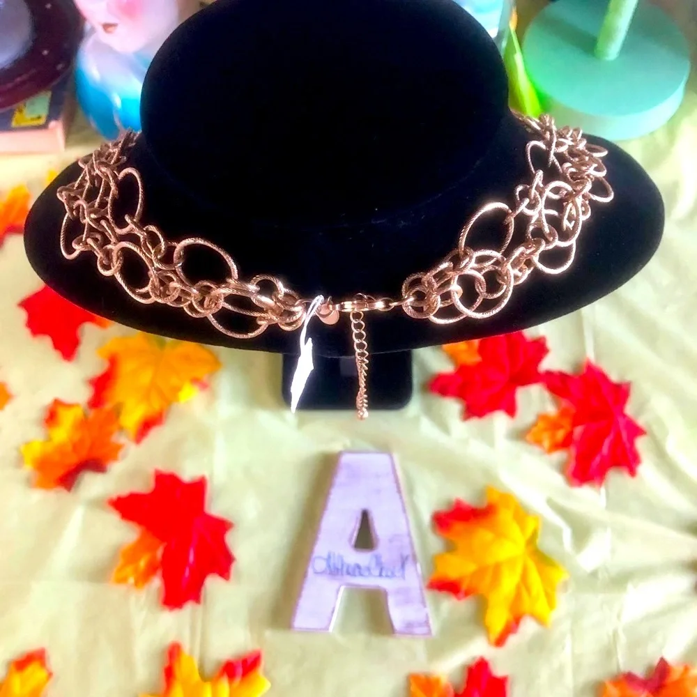 Lia Sophia neck decor - Picture 2 of 8